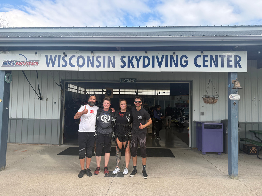 Wisconsin Skydiving Center-Jefferson必去景点