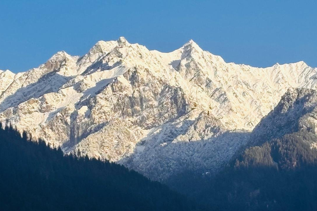 马拉里马恒达雪峰俱乐部酒店主图