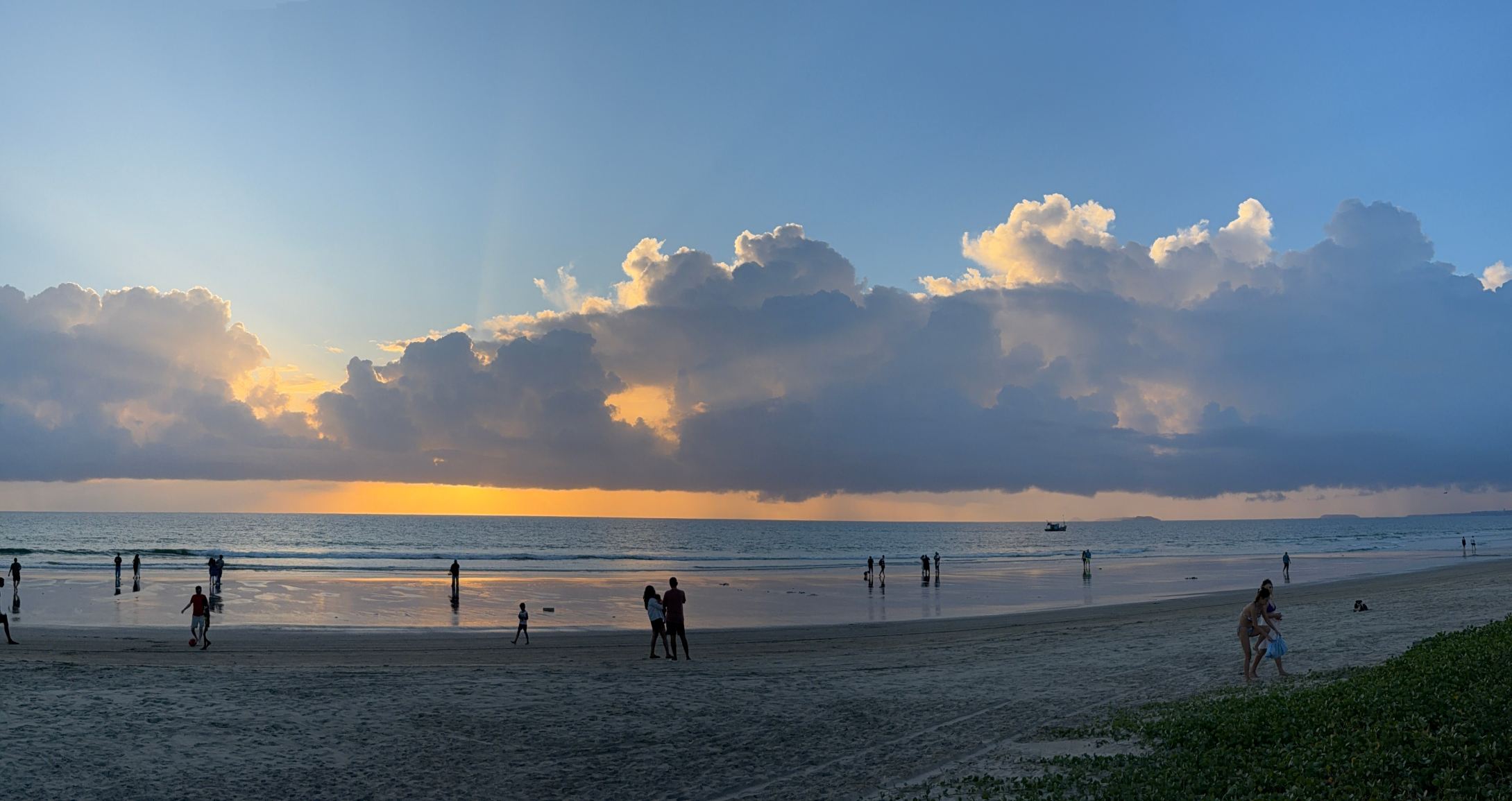 果阿皇家兰花海滩度假村-旅行者