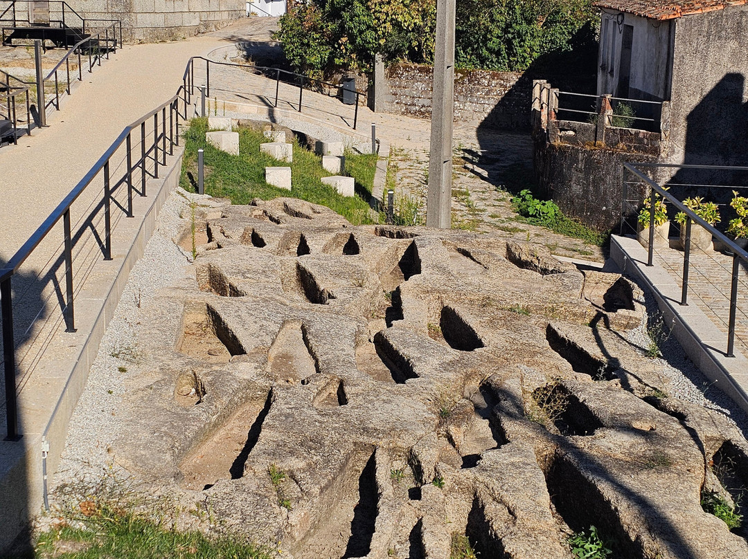 Ruínas do Castelo de Moreira de Rei-Trancoso必去景点