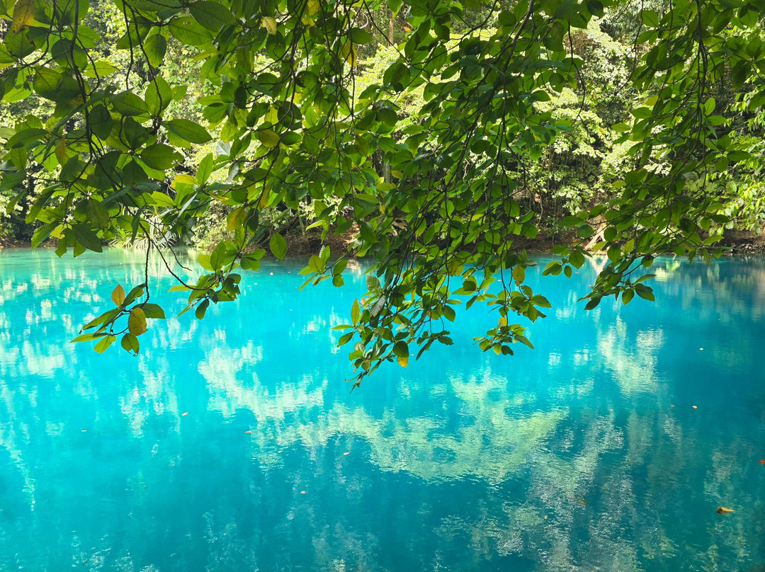 Riri Blue Hole-卢甘维尔必去景点