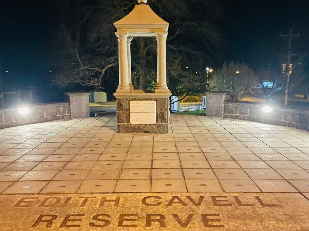 Edith Cavell Memorial Reserve-亚拉拉特山必去景点