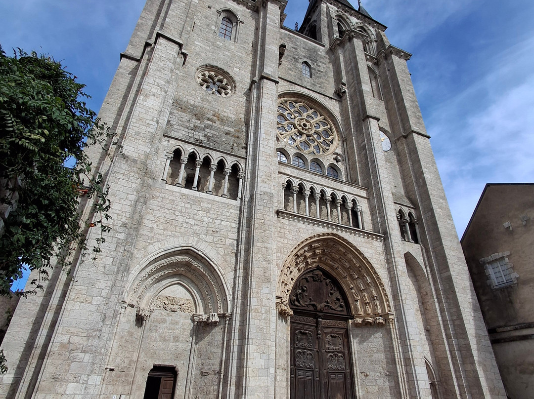 Eglise Saint-Nicolas-布洛瓦必去景点