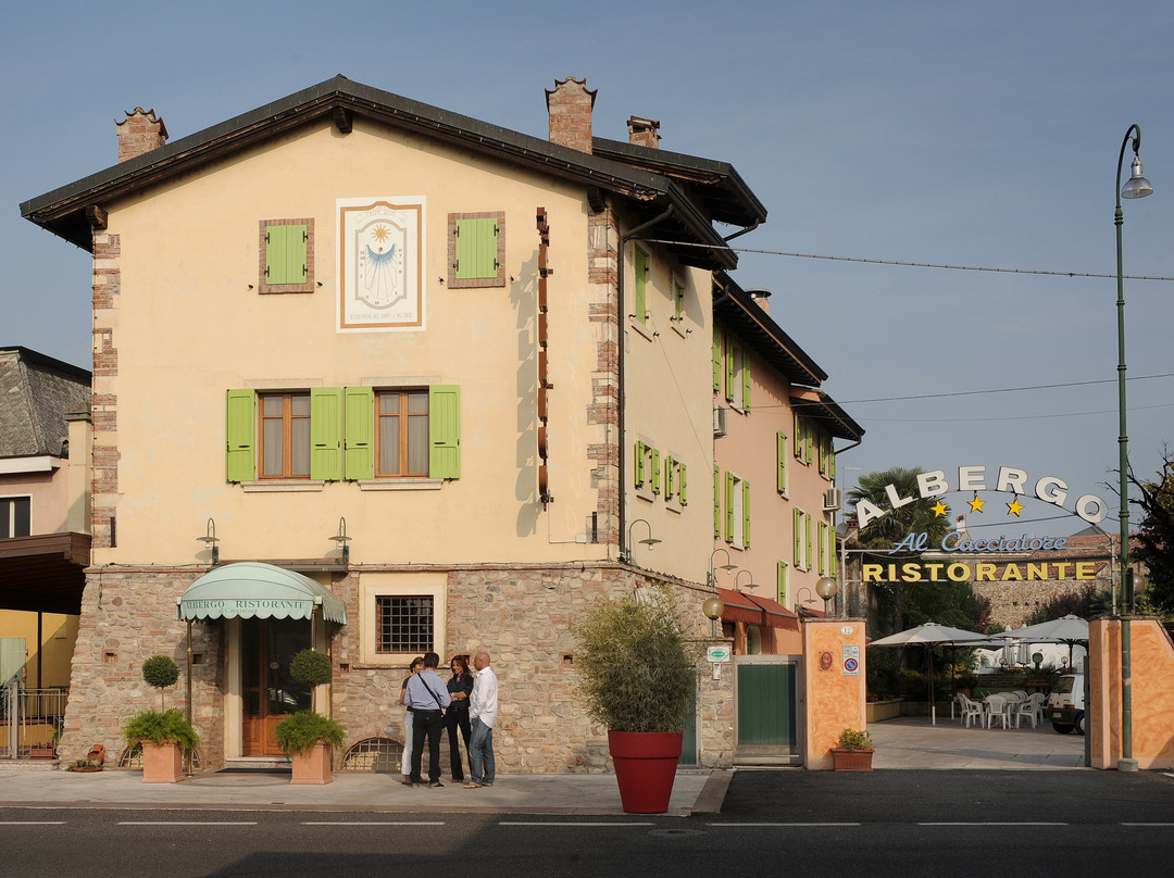 明乔河畔瓦莱焦酒店住宿-Albergo Al Cacciatore