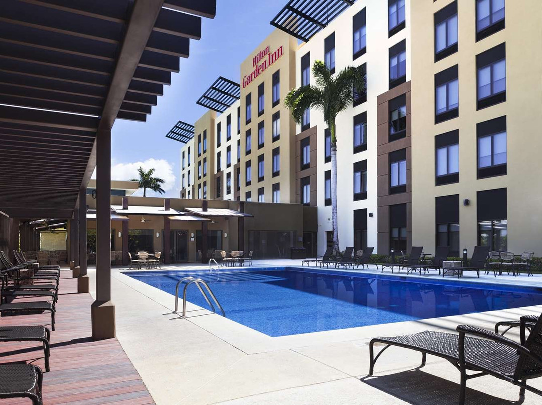 利比里亚机场希尔顿花园酒店主图