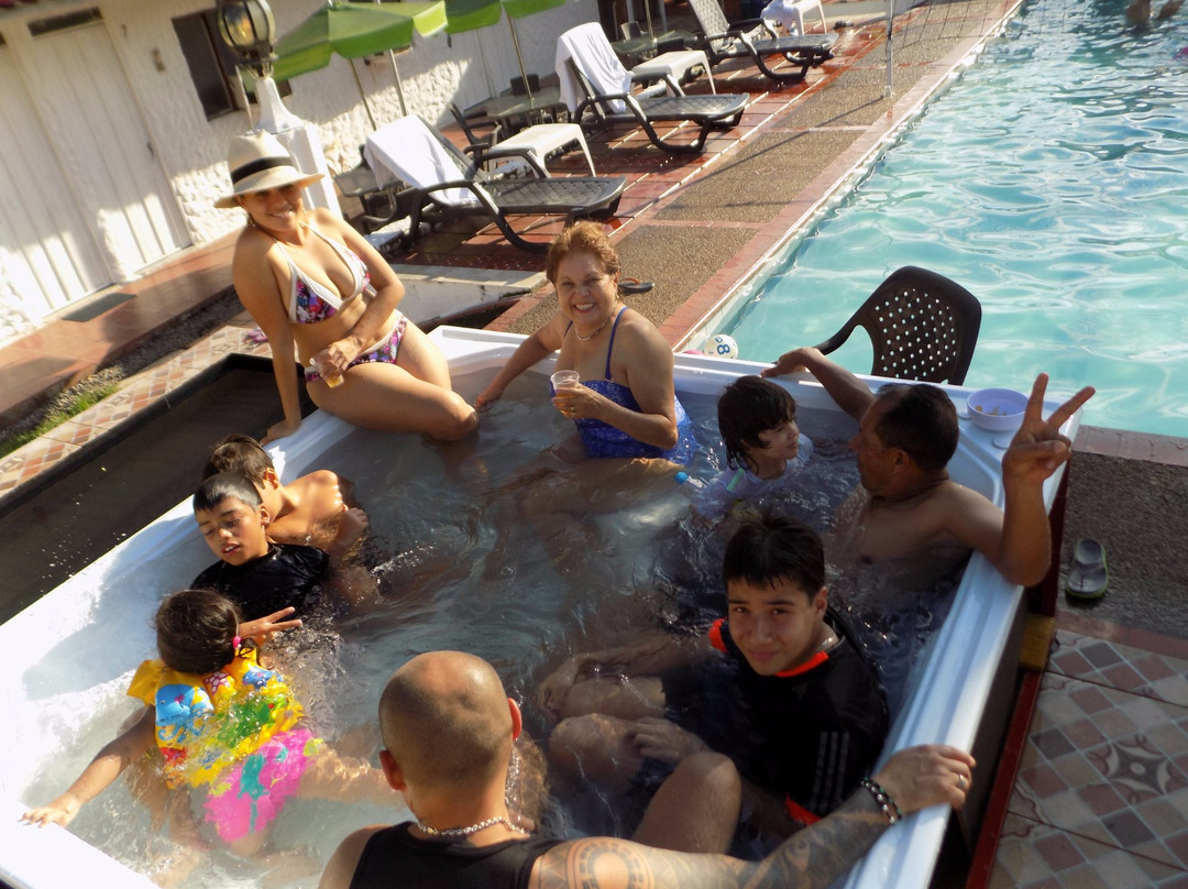 Cumaral酒店住宿-Hotel Campestre Llano Dorado