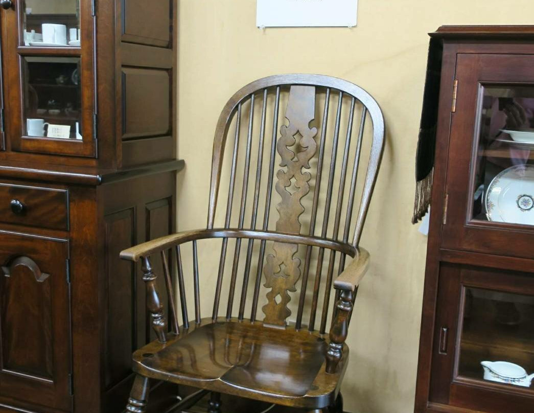 Matsumoto Mingei Kagu Chuo MIngei Showroom