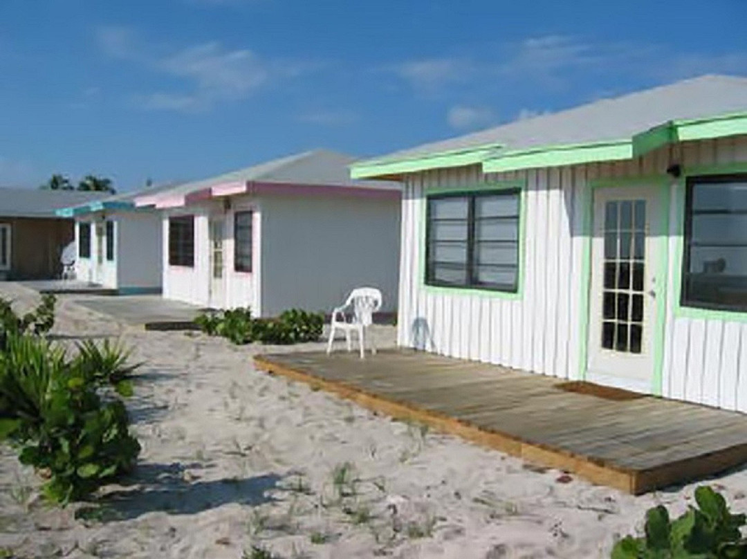 Clarence Town酒店住宿-Casuarina Pine Villas