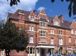 Manor House Regal Hotel-浴室