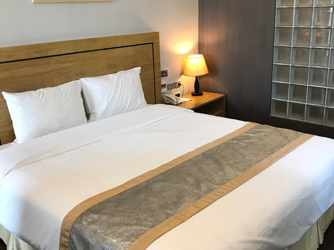 河内园畔阳光酒店主图