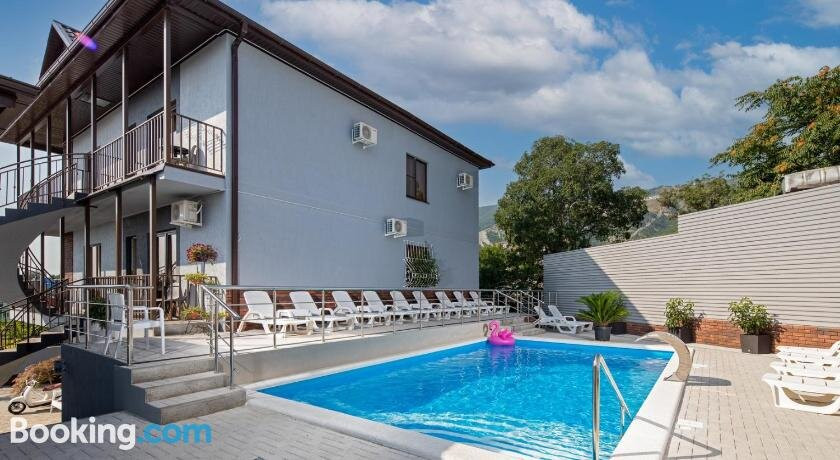 Otel' M House