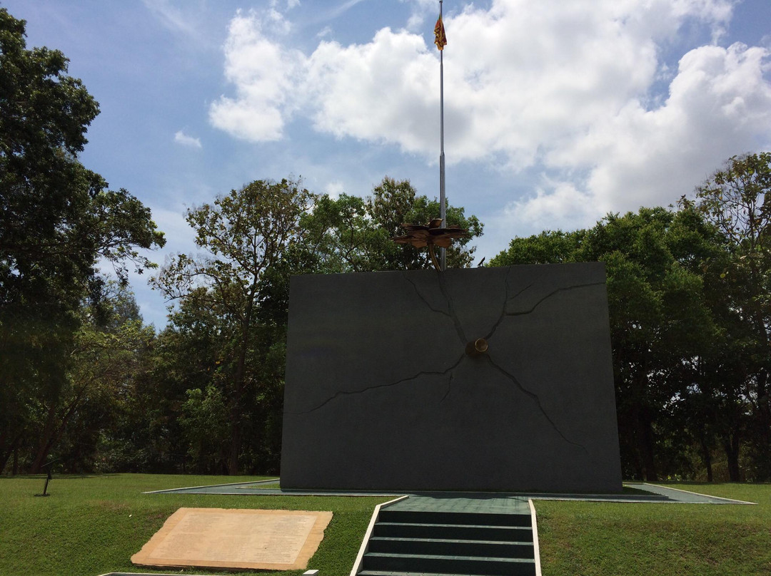 Northern Province旅游景点-Killinochchi War Memorial Monument