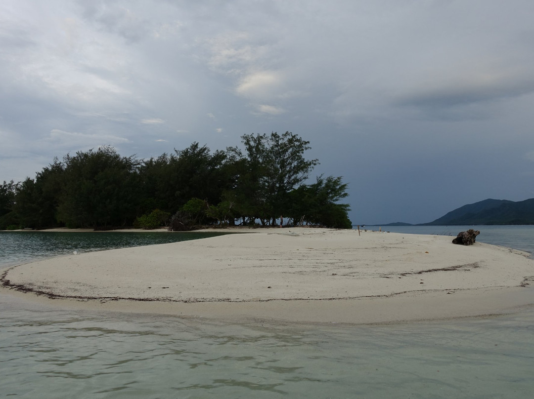 Cemara Kecil Island景点图片