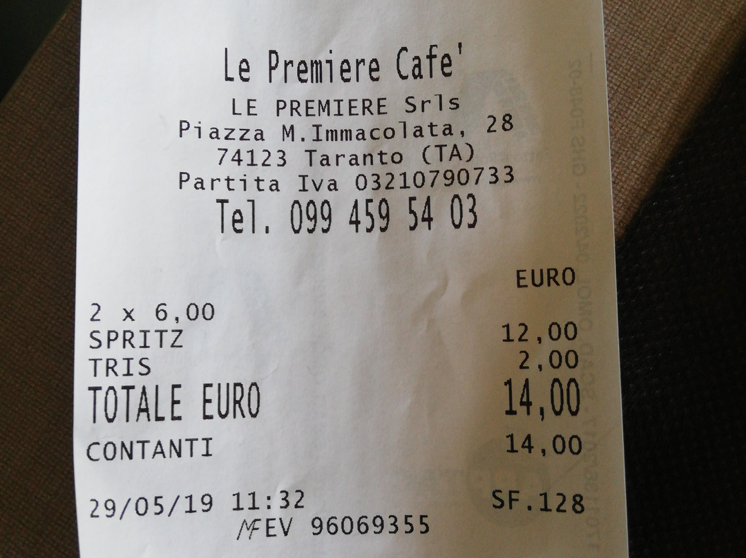 Le Premiere Cafè