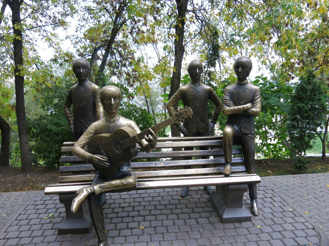 The Beatles Monument景点图片