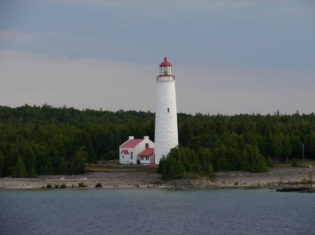 Cove Island Lighthouse景点图片