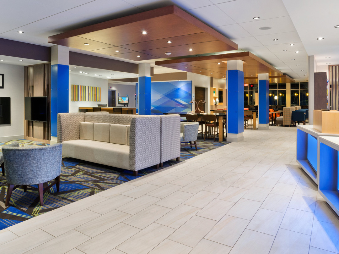 Holiday Inn Express & Suites Medina By IHG主图