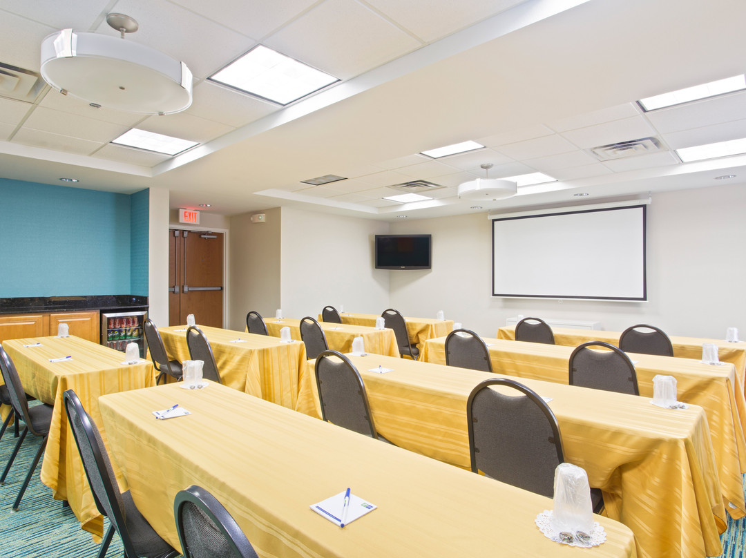 Holiday Inn Express & Suites Clearwater North/Dunedin By IHG主图