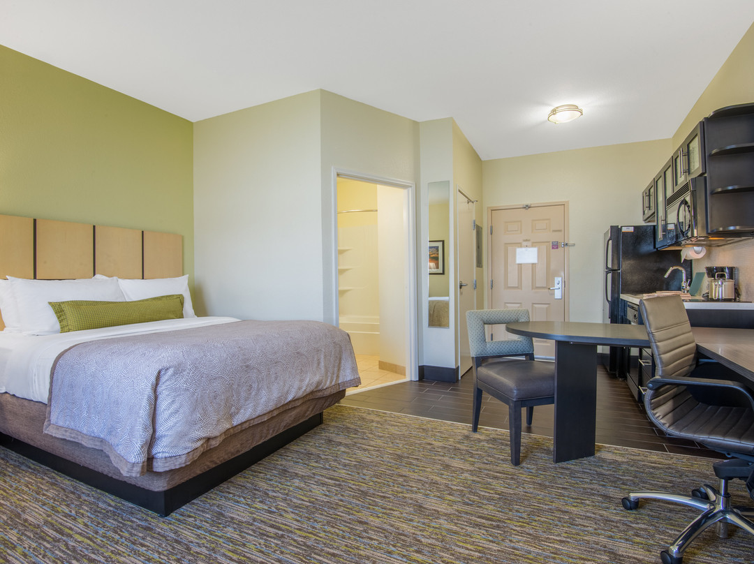 杰斐逊城烛木套房酒店主图