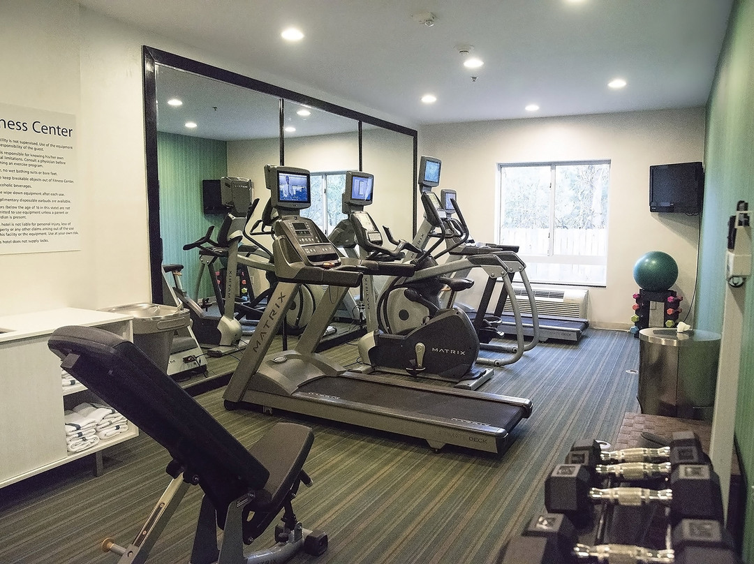 Alexandria Express & Suites主图