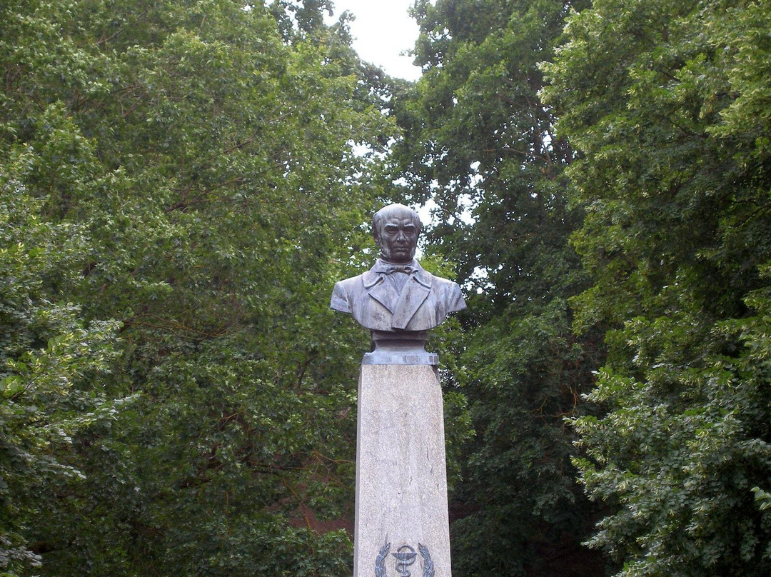 Monument to Nikolai Pirogov-塔尔图必去景点