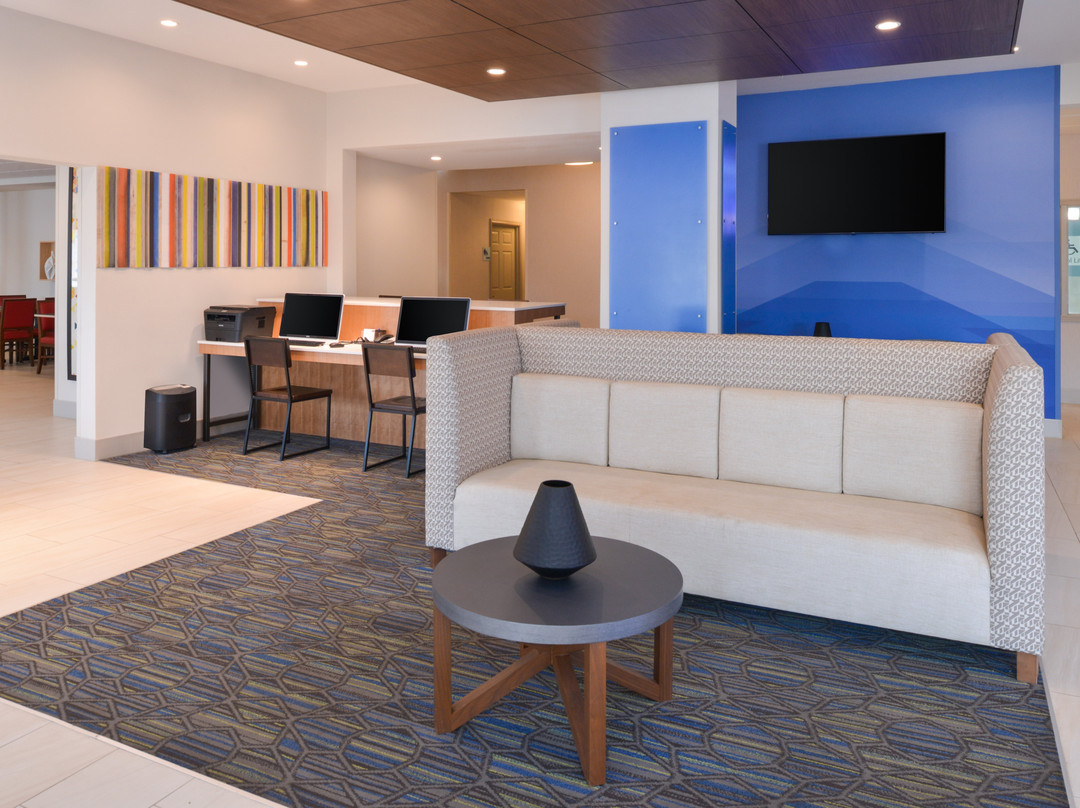 奥马哈西卡尔森江山旅馆&套房酒店主图