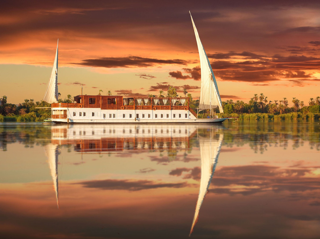 Royal Cleopatra Dahabiya Nile cruise-Esna必去景点