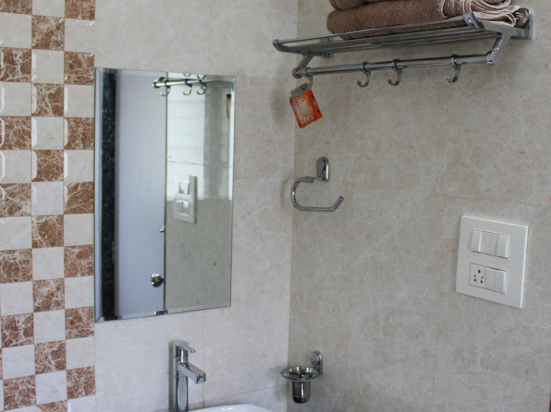 Hotel Abhishek主图