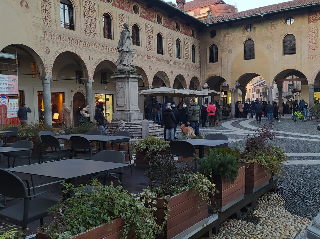 Piazza Ducale景点图片