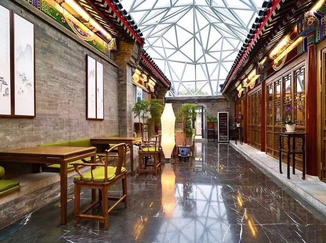 Cours et Pavillons French Restaurant