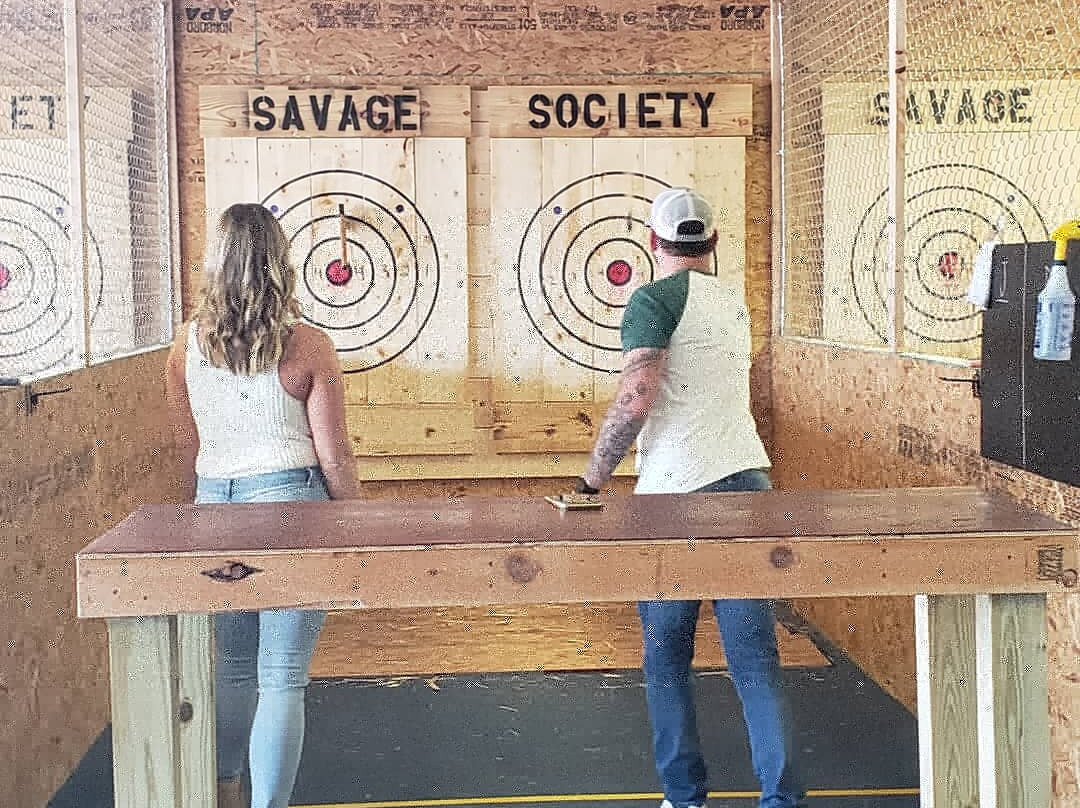 Savage Society - Axe Throwing-Amherst必去景点