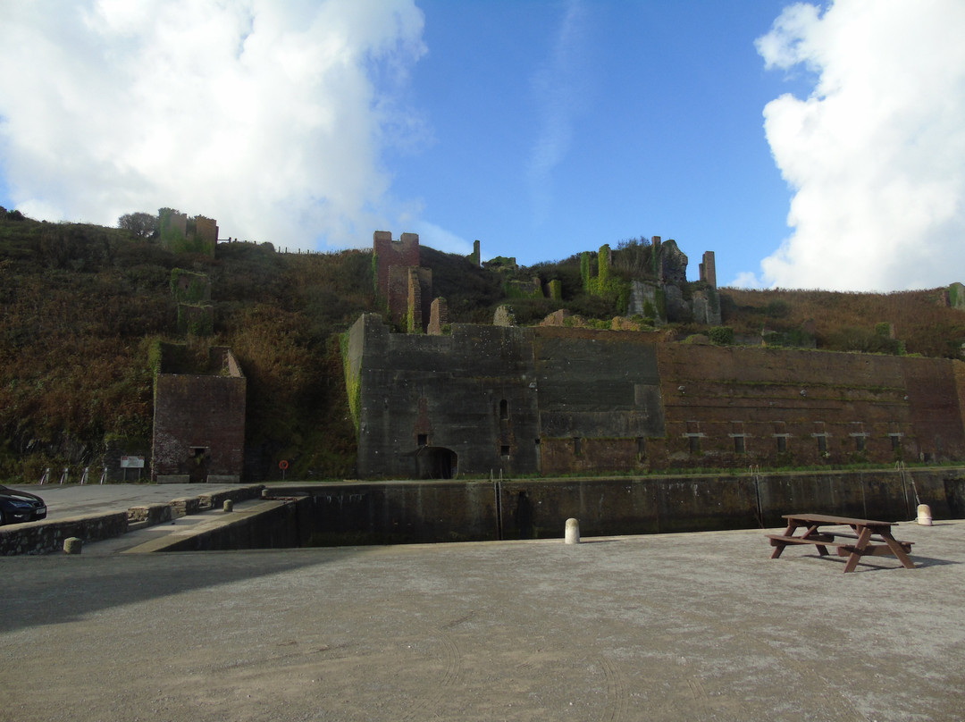 Porthgain Harbour景点图片