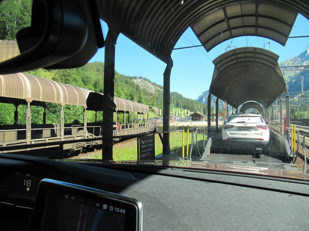 Lötschberg Summit Tunnel景点图片