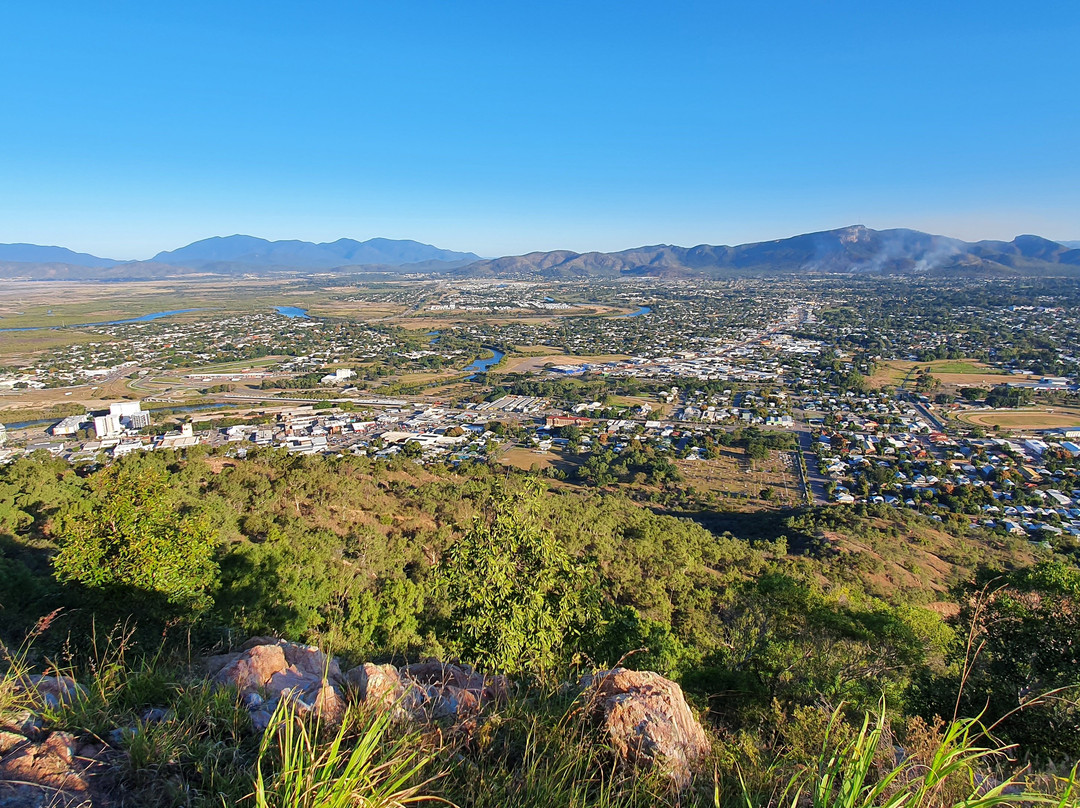 Castle Hill Lookout-汤斯维尔必去景点
