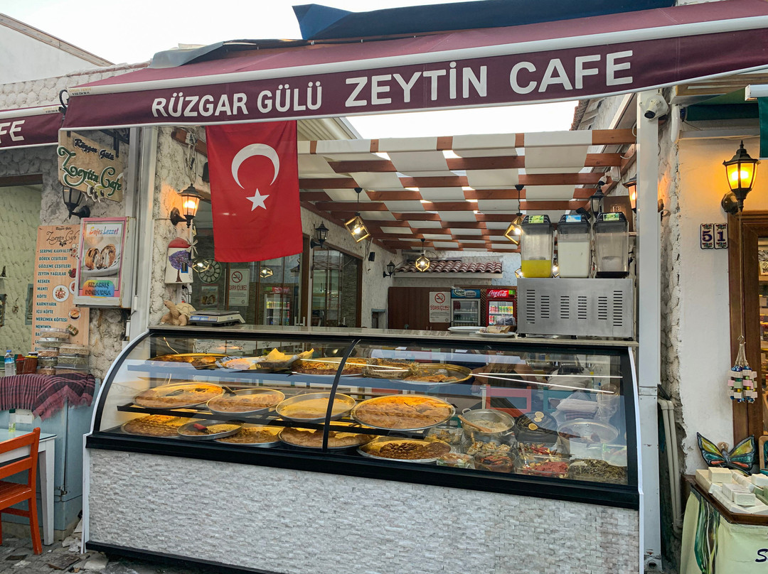 Rüzgar Gülü & Zeytin Cafe