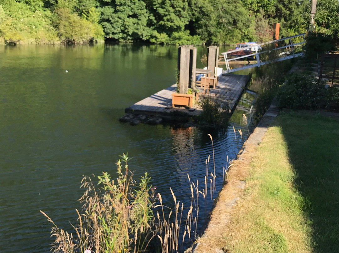 Twin Gables Inn主图