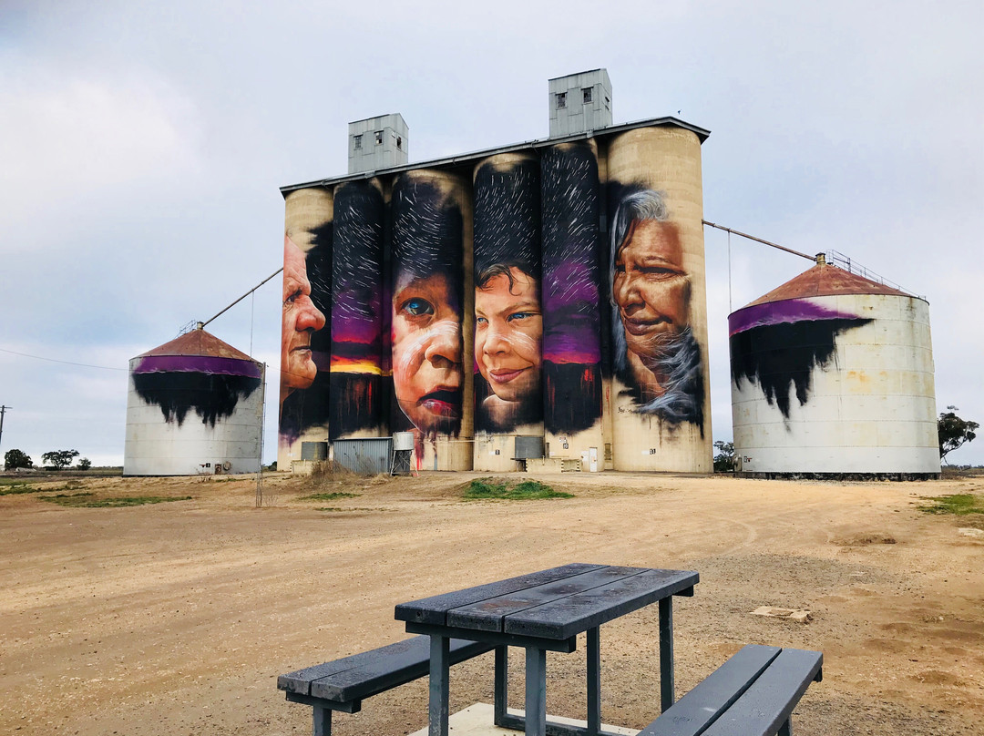 Sheep Hills Silo Art-Sheep Hills必去景点