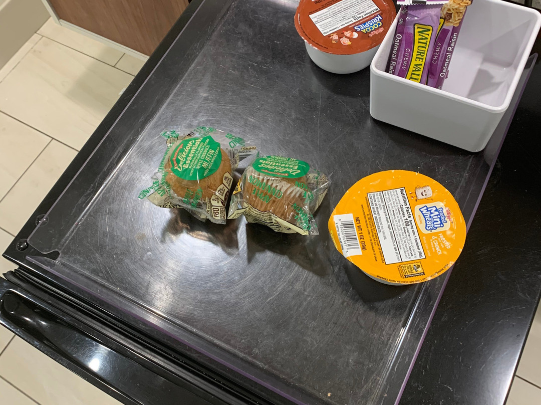 西大西洋城康福特茵旅馆&套房酒店主图