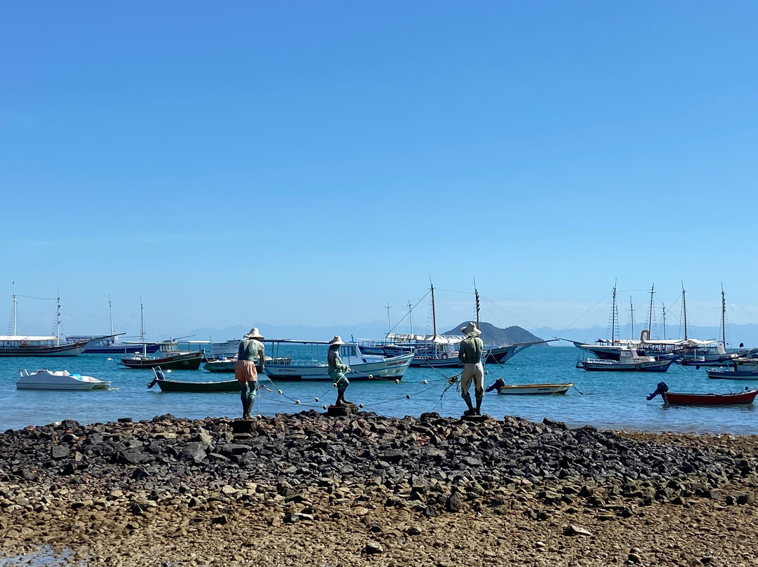 Escultura Os Três Pescadores-布基亚斯必去景点