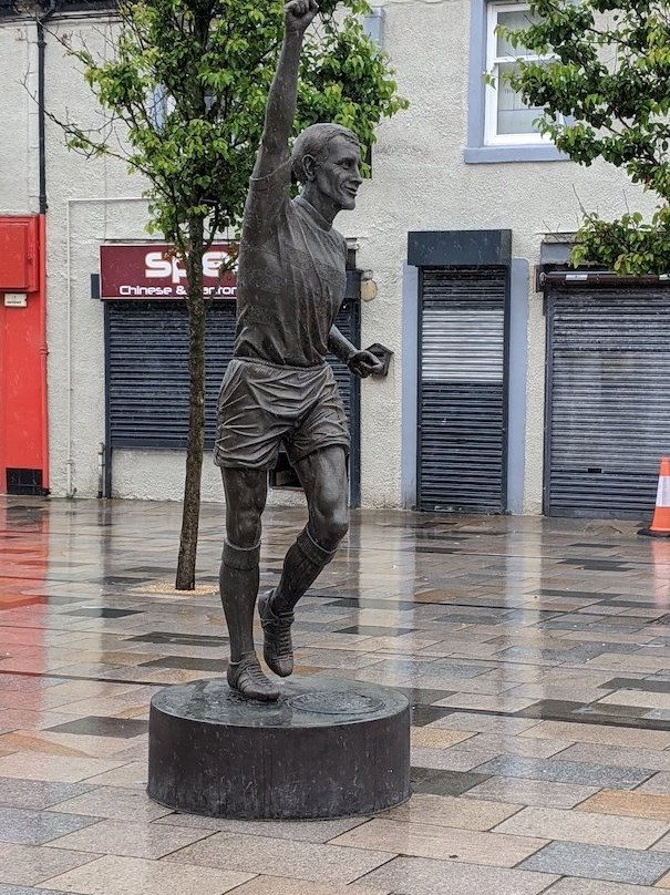Bobby Lennox's Statue景点图片