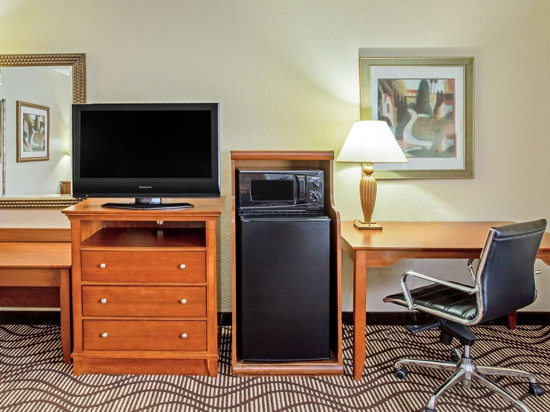 La Quinta Inn & Suites by Wyndham Minneapolis - Minnetonka主图