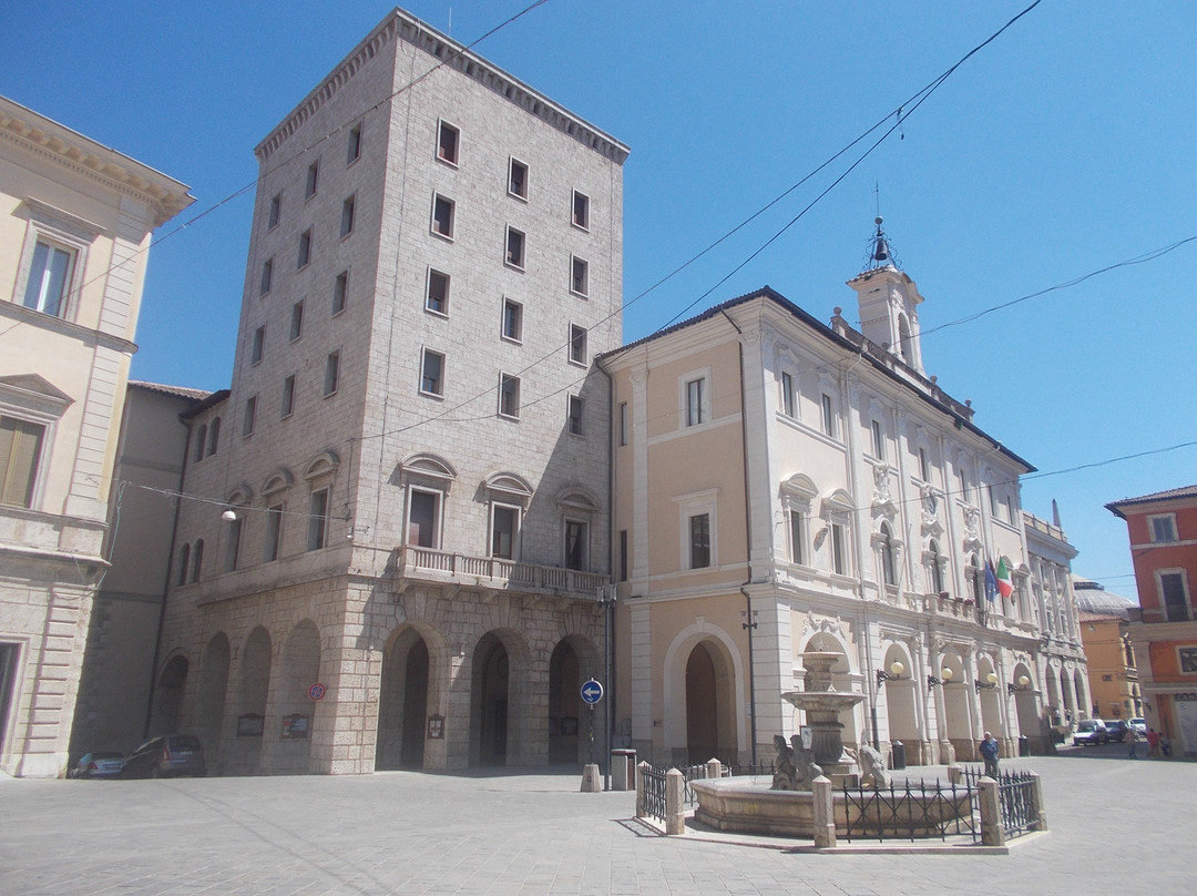 Piazza Vittorio Emanuele II-列蒂必去景点