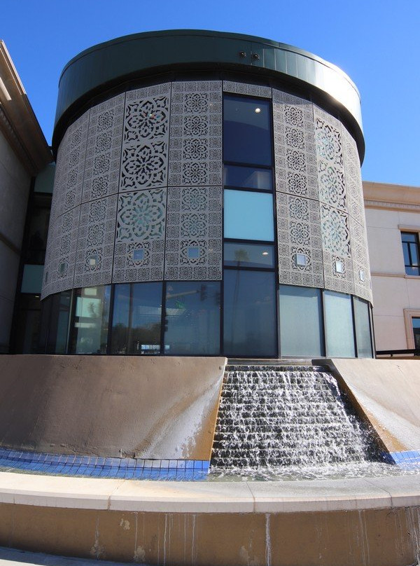 Fontana Lewis Library & Technology