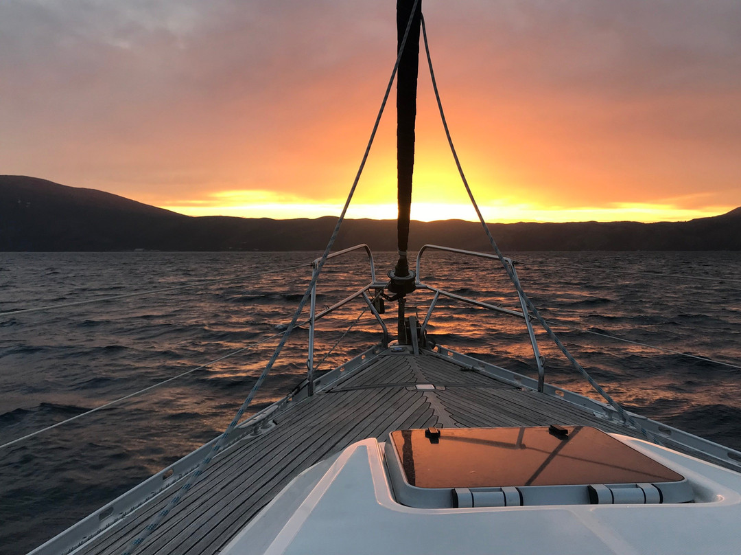 Venus Yachting-夫罗勒必去景点