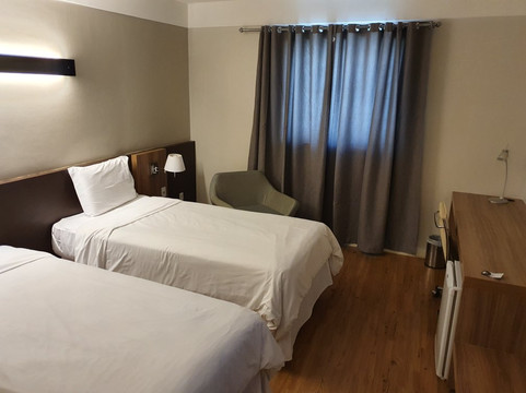 代尔蒙酒店主图