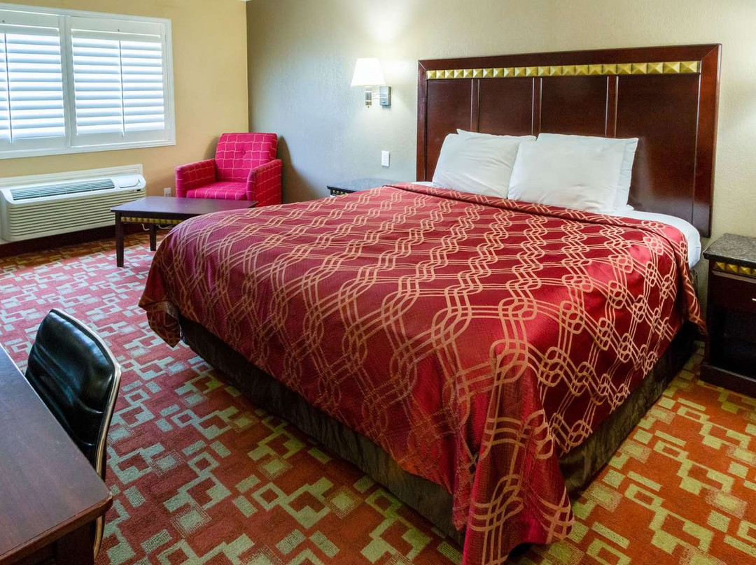 Econo Lodge Inn & Suites Fallbrook Downtown主图