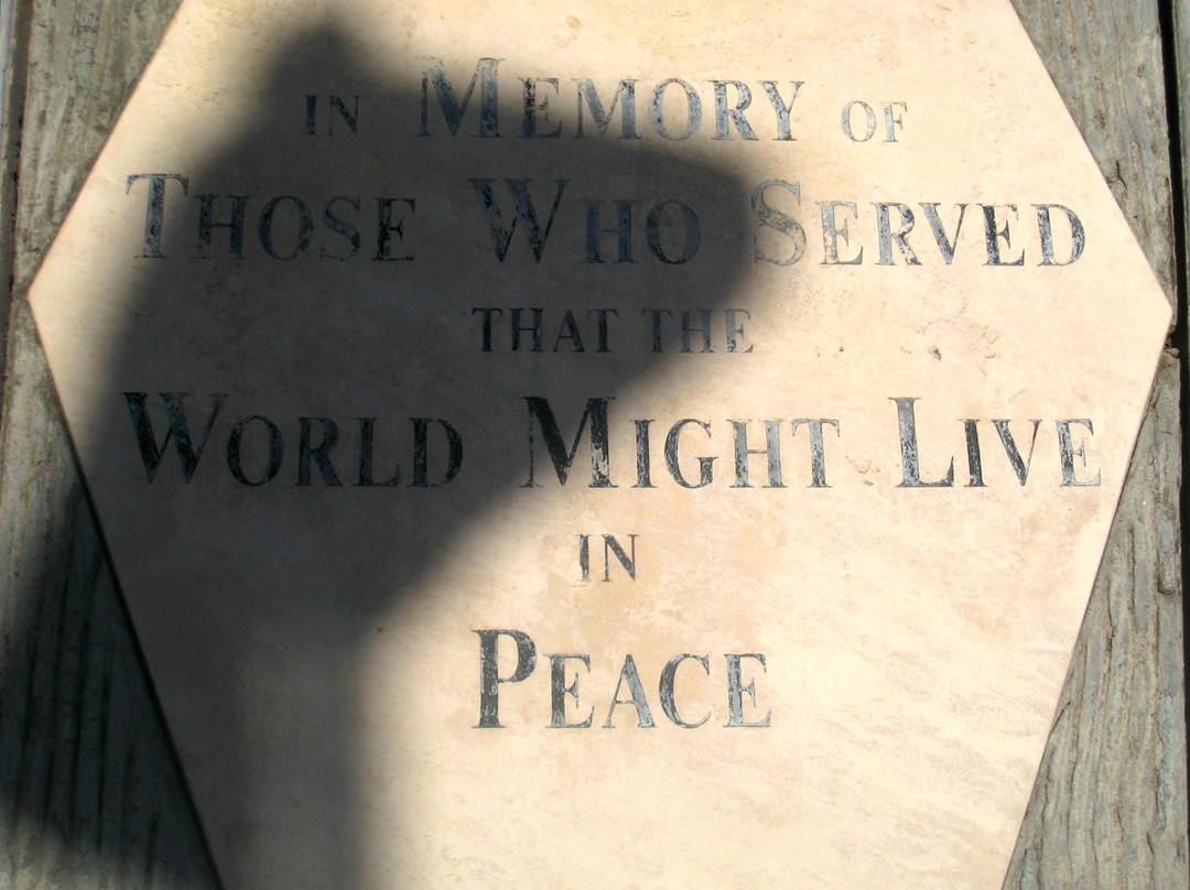 Glendale City Hall Veterans Memorial-格伦代尔必去景点