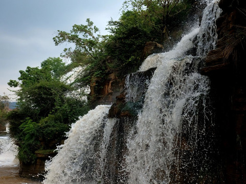 昆明瀑布公园-昆明市必去景点