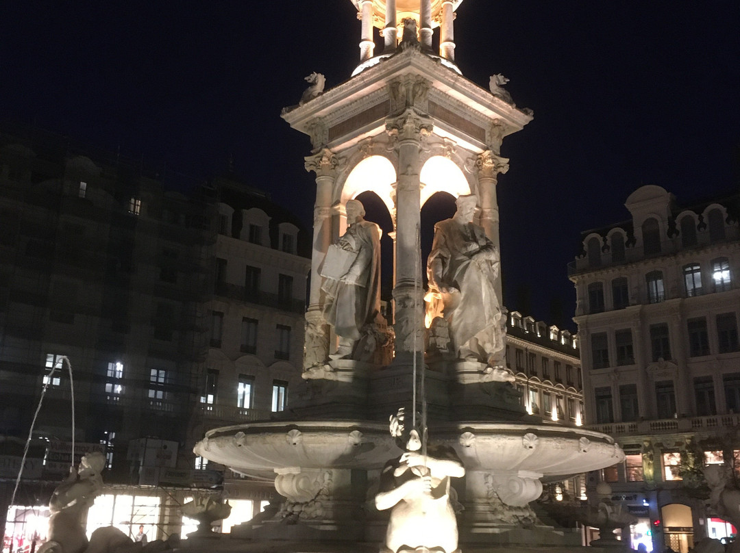 La Place des Jacobins-里昂必去景点