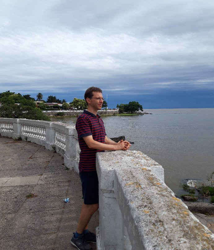 Paseo de San Gabriel-科洛尼亚·德尔萨克拉门托城必去景点